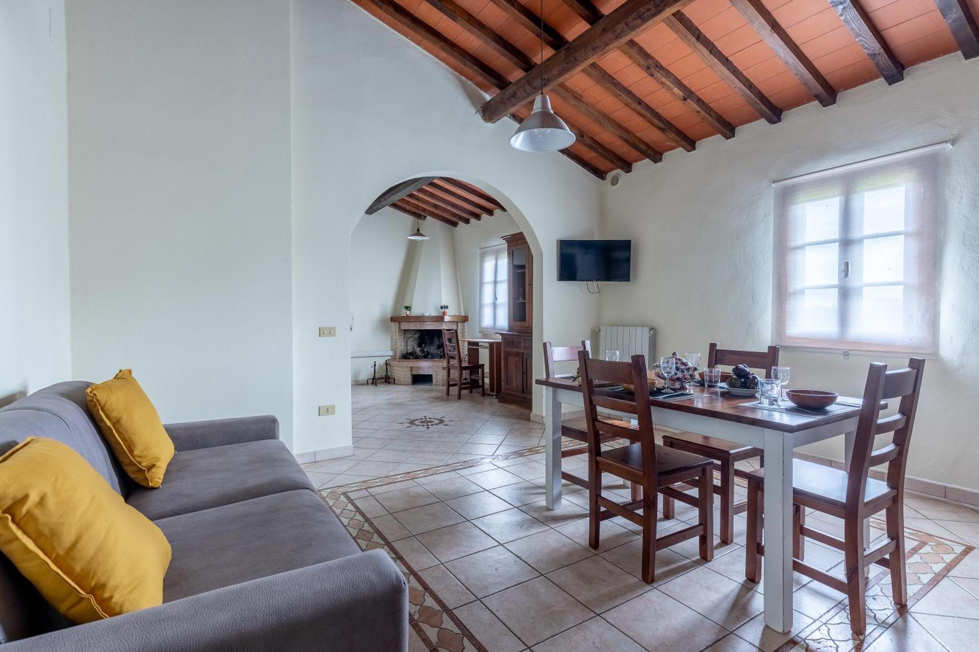 Residence Montevecchio Монтополі-ін-Валь-д'Арно Екстер'єр фото