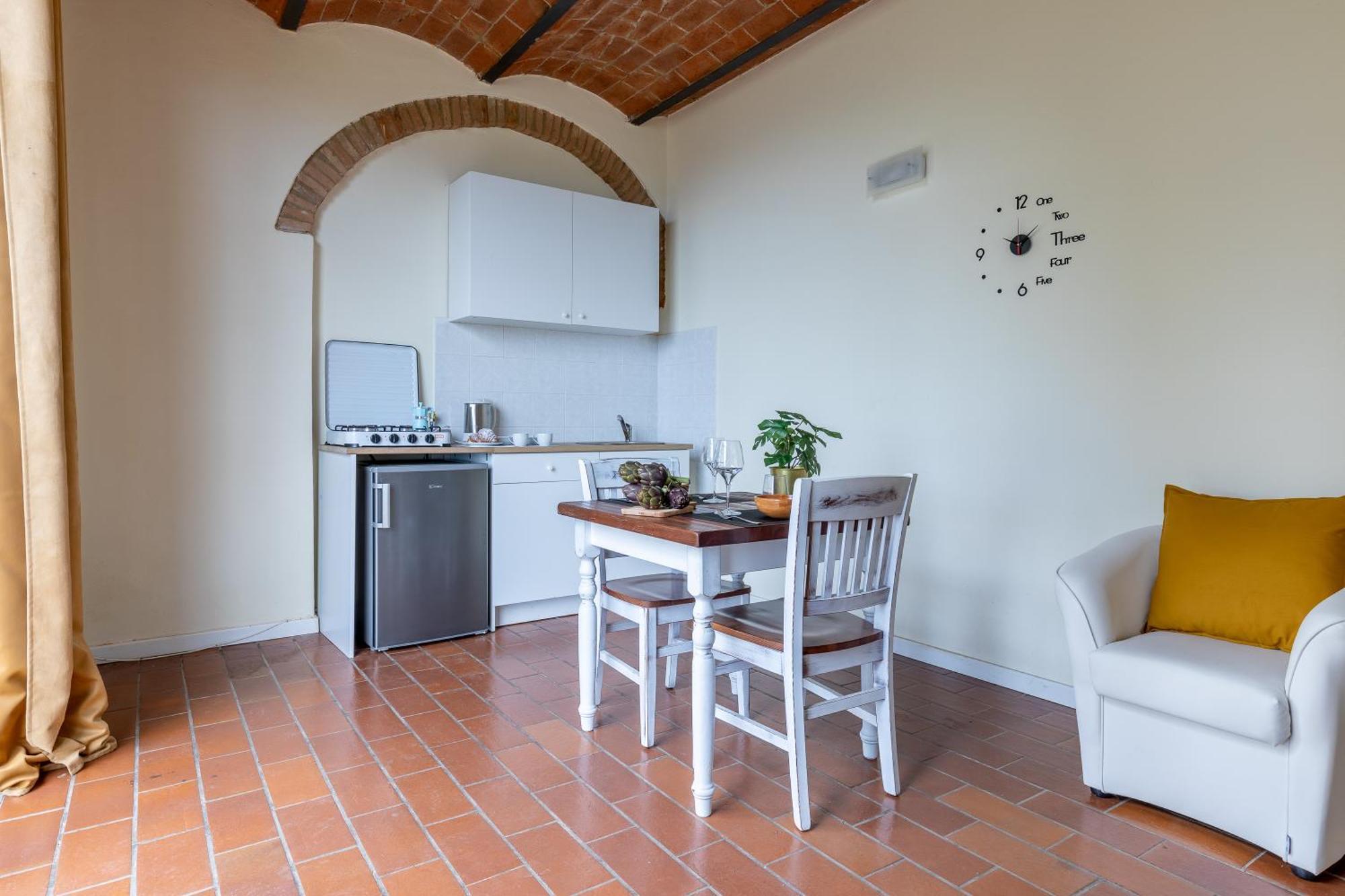 Residence Montevecchio Монтополі-ін-Валь-д'Арно Екстер'єр фото