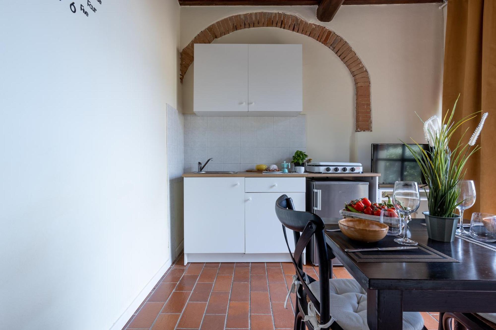 Residence Montevecchio Монтополі-ін-Валь-д'Арно Екстер'єр фото